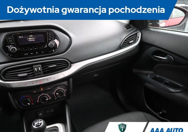 Fiat Tipo cena 41501 przebieg: 128674, rok produkcji 2018 z Skoki małe 232